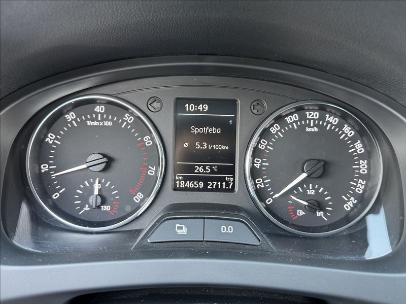 Škoda Rapid 1,2 TSI FRESH 1.maj původ ČR - fotka 32 z 49