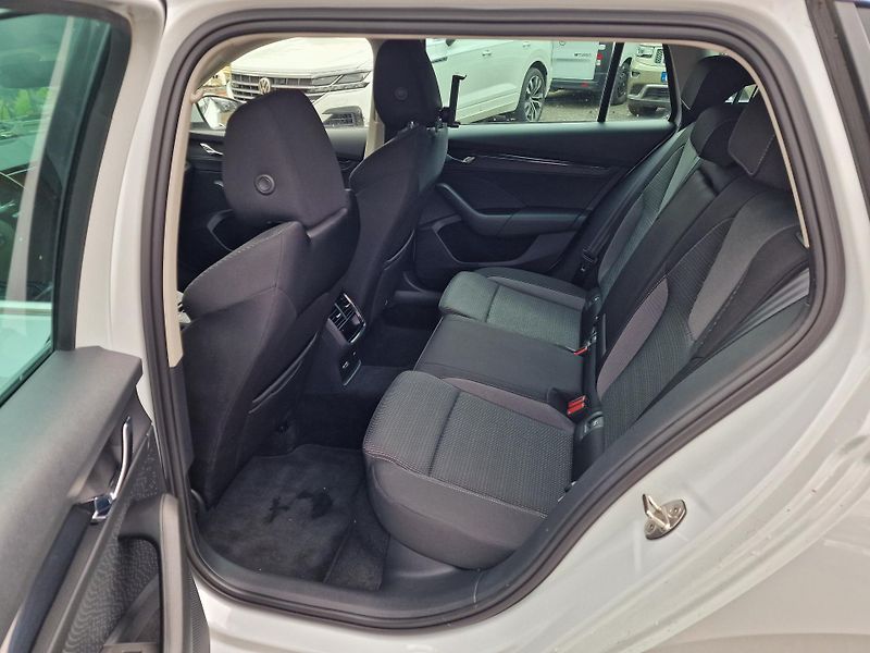 Škoda Octavia 1,0TSI STYLE PLUS NAVI KAMERA  - fotka 8 z 21