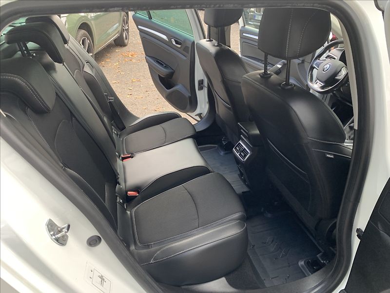 Renault Mégane 1,5 DCI 1.MAJ.,ČR,SERVISKA - fotka 16 z 20