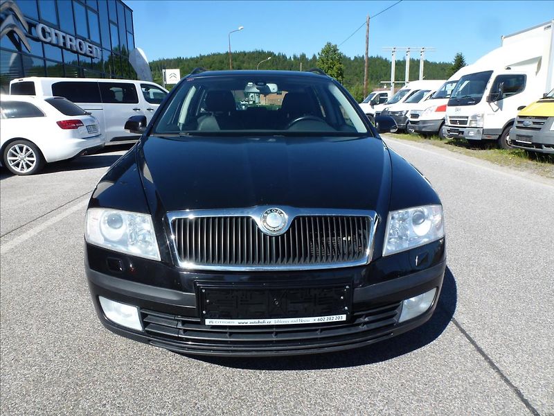 Škoda Octavia 2,0 TDI  Elegance - fotka 4 z 51