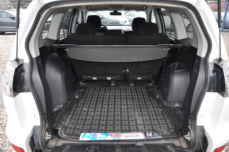 Mitsubishi Outlander 2.0Di-D 103kW 4x4 - fotka 8 z 12