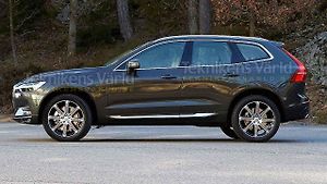 Nové Volvo XC60 na uniklé fotografii.