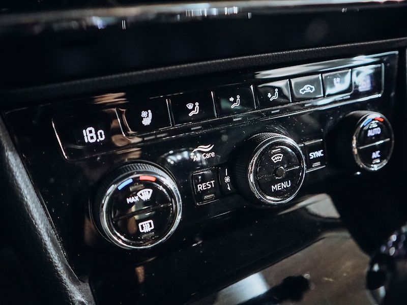 Škoda Superb 2.0TDI, Style DSG 110 kW - fotka 10 z 24