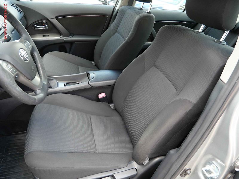 Toyota Avensis (2009) 1.8i, ČR, AC - fotka 9 z 19