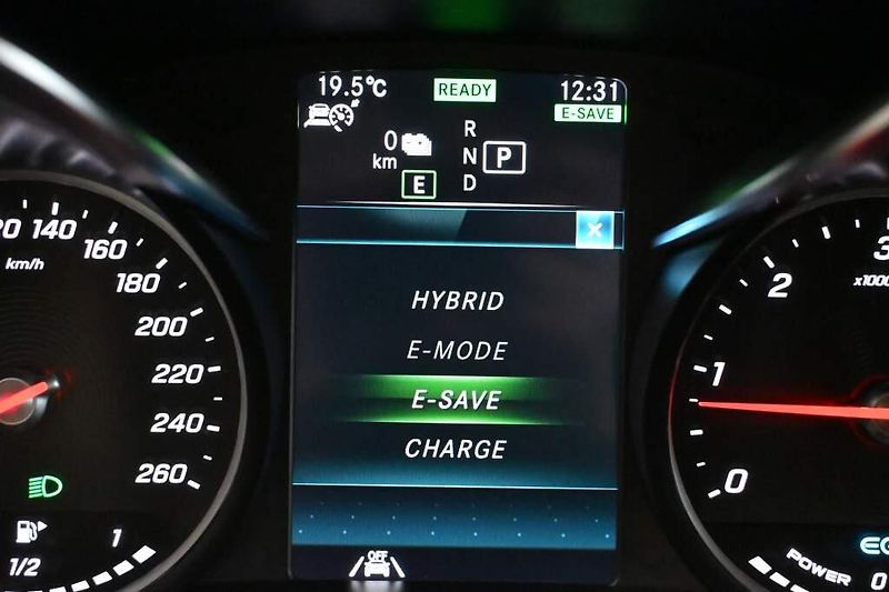 Mercedes-Benz Třídy C (2020) 2.0 300 DE T 9G-TRONIC LED 360 - fotka 33 z 47