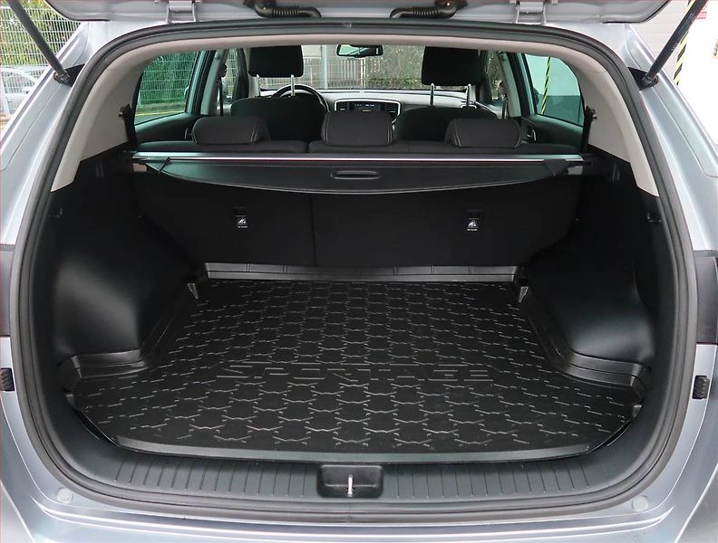 Kia Sportage (2019) 1.6 T-GDI, 4X4, ČR,1.maj - fotka 14 z 21