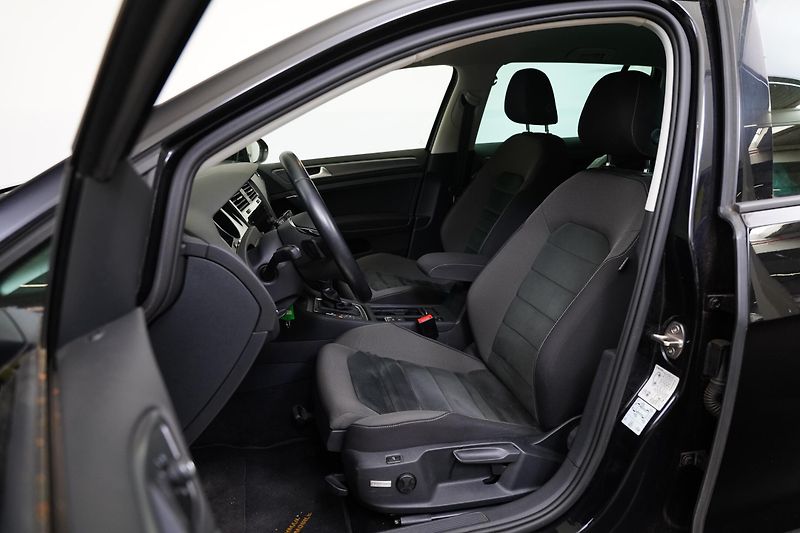 Volkswagen Golf - fotka 5 z 6