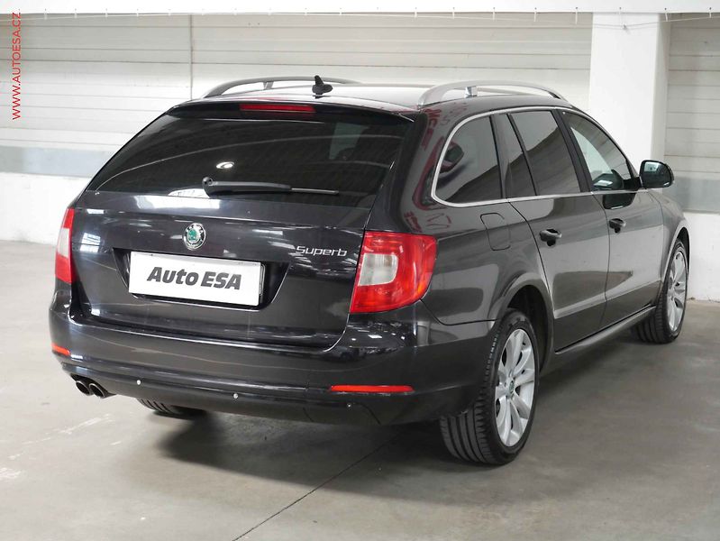 Škoda Superb (2013) 2.0 TDI, ČR, STK6/28 - fotka 6 z 26