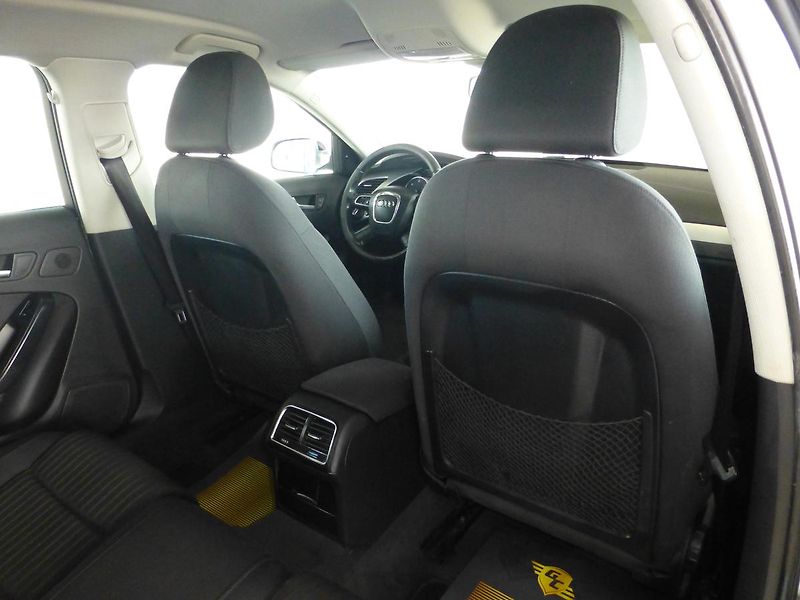 Audi A4 (2011) 2,0TDI*ALU**PARK.S***NAVIGACE - fotka 23 z 27
