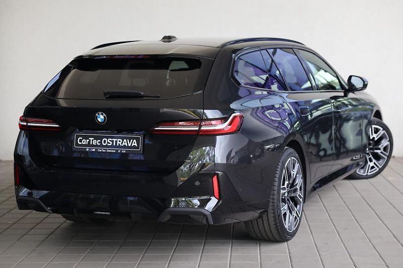 BMW Řada 5 540d xDrive Touring - fotka 3 z 18