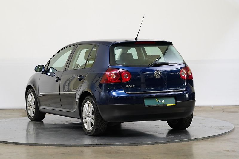 Volkswagen Golf - fotka 7 z 21