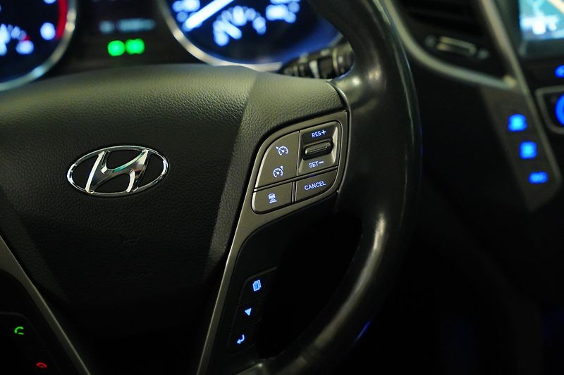 Hyundai Grand Santa Fe - fotka 17 z 29