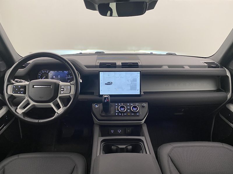 Land Rover Defender 110 D250 SE AWD AUT CZ - fotka 2 z 49