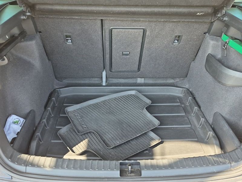 Škoda Karoq Style Plus 1,5 TSi 110 kW DSG - fotka 25 z 27
