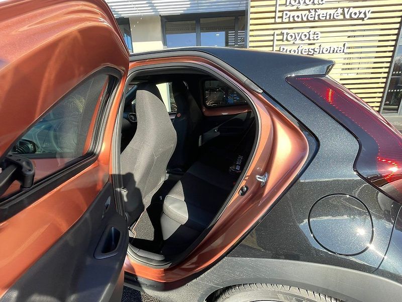 Toyota Aygo 1.5L HEV CVT - fotka 22 z 28