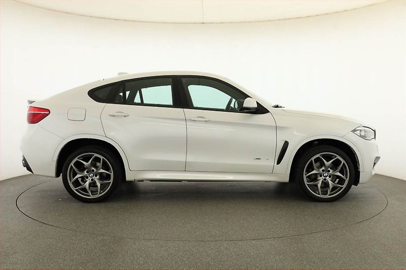 BMW X6 (2017) M Paket xDrive30d - fotka 6 z 18