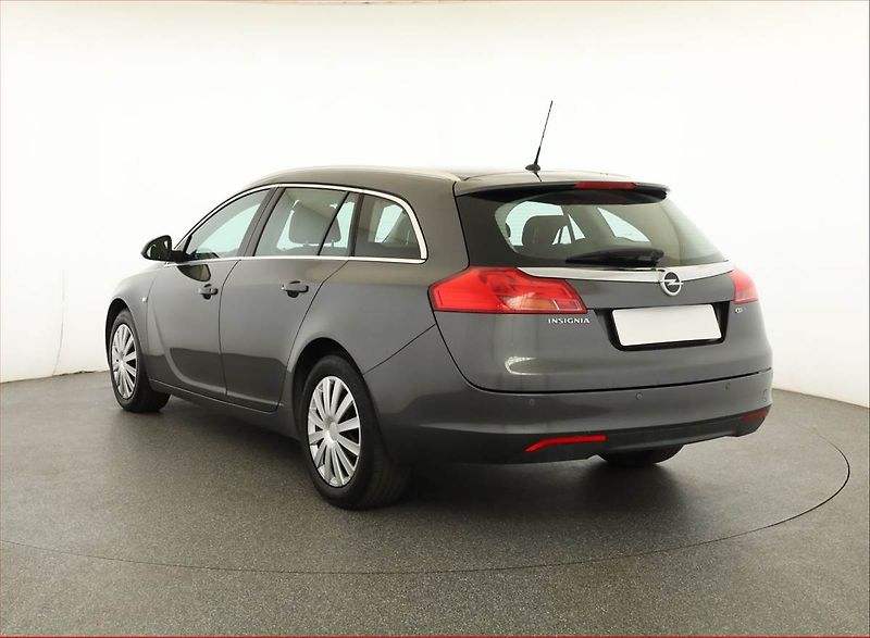 Opel Insignia (2011) 2.0 CDTI, Automat, dobrý stav - fotka 4 z 18