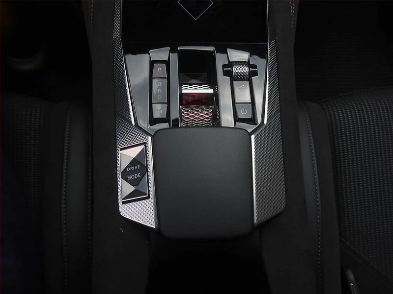 DS Automobiles DS4 (2022) 1.2 PureTech - fotka 13 z 20