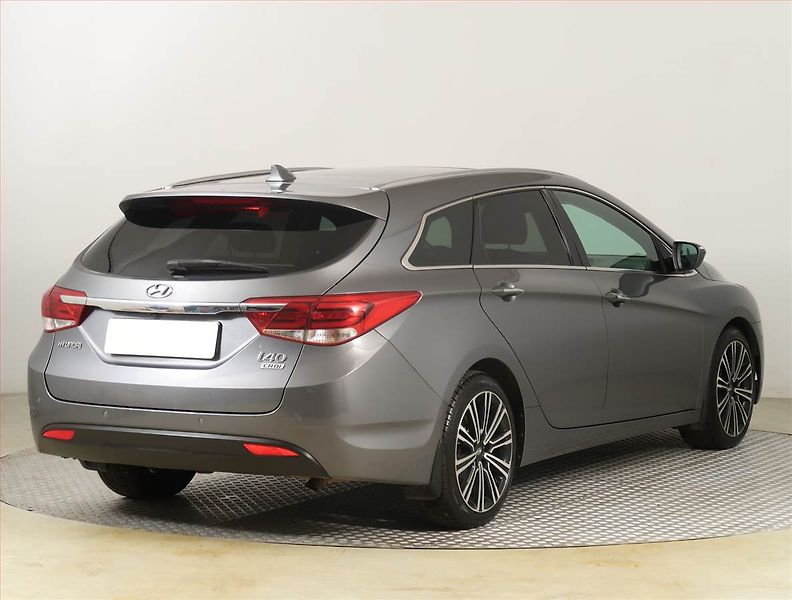 Hyundai i40 (2018) Premium 1.7 CRDi, Automat - fotka 5 z 23