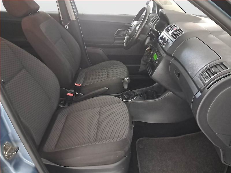 Škoda Fabia (2010) Ambition 1.2 TSI - fotka 9 z 15