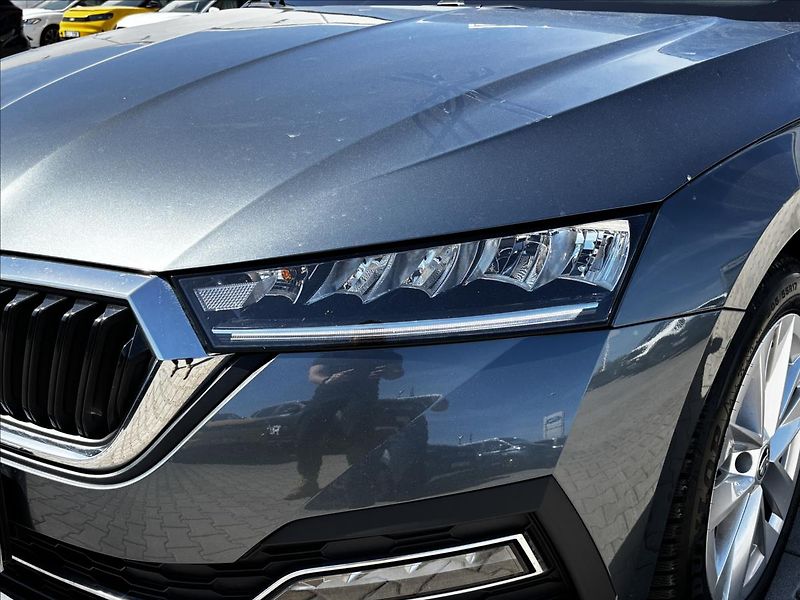 Škoda Octavia 2,0 TDI 110kW DSG Style Combi - fotka 9 z 39