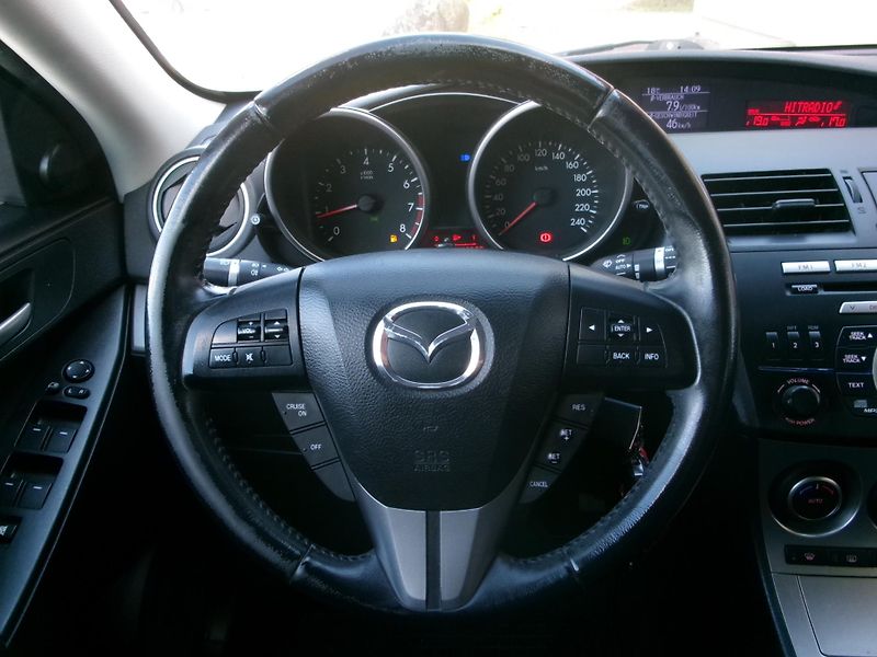 Mazda 3 (2010) 1,6 16V AUTOKLIMA 90th EDITION - fotka 14 z 28