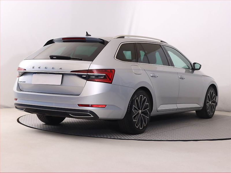 Škoda Superb (2022) 2.0 TDI - fotka 5 z 27