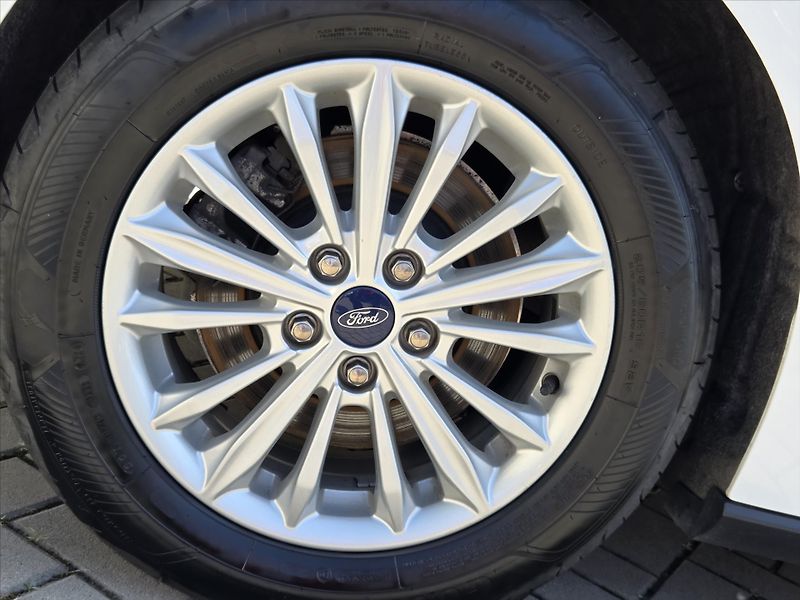 Ford Focus 1,5 EcoBlue A/T Full LED Titan - fotka 19 z 21