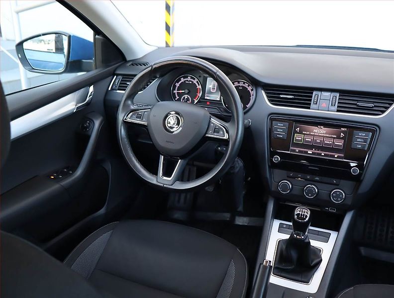 Škoda Octavia (2018) 1.0 TSI, Tempomat - fotka 7 z 21