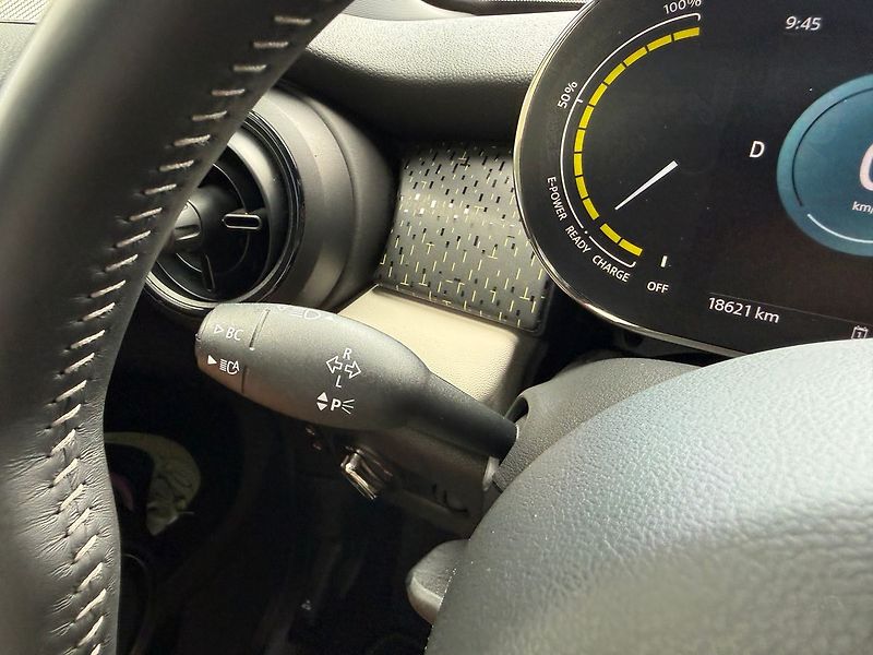 Mini Cooper SE 135 kW HUD REZERVACE - fotka 24 z 33