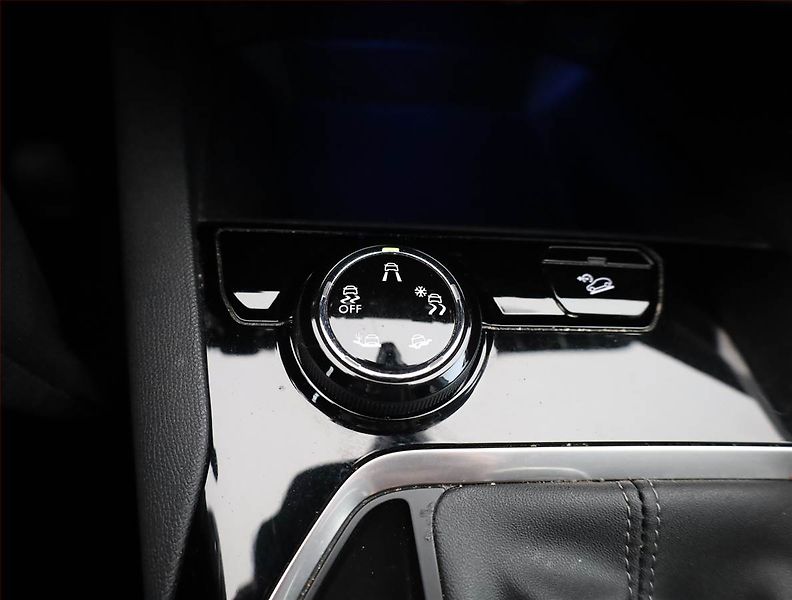 Peugeot 5008 (2020) 1.5 BlueHDi, 7 míst, ČR,1.maj - fotka 14 z 18