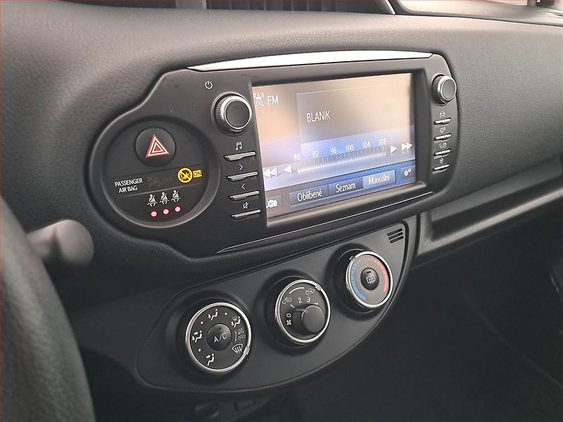 Toyota Yaris (2018) 1.0 VVT-i, ČR,1.maj, Tempomat - fotka 12 z 22