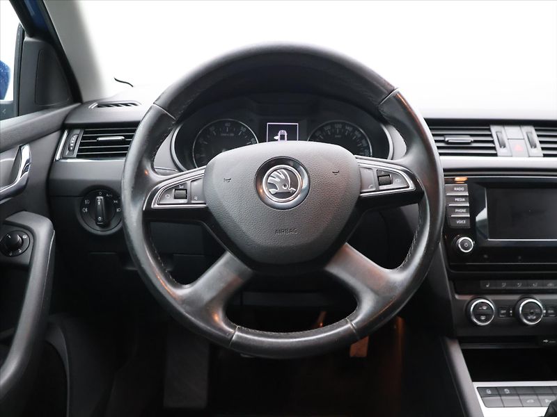 Škoda Octavia 1,4 TSI 103kW Elegance Xenon - fotka 16 z 29