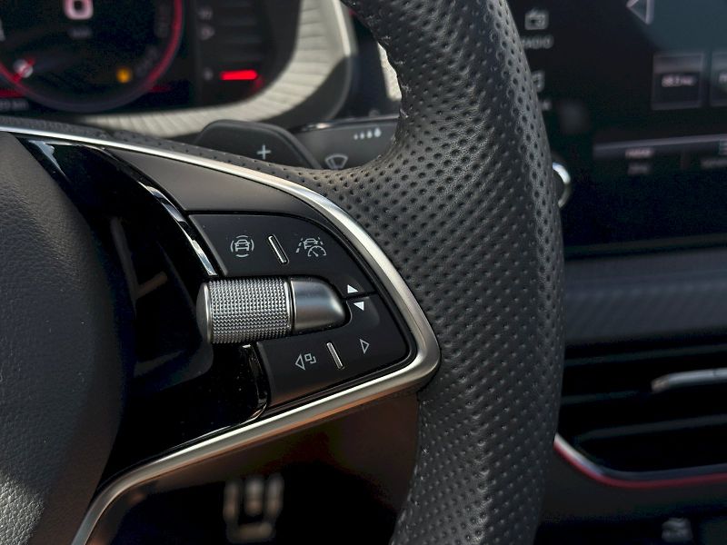 Škoda Kamiq (2025) 1.0 TSI 85 kW DSG Monte Carlo - fotka 13 z 25