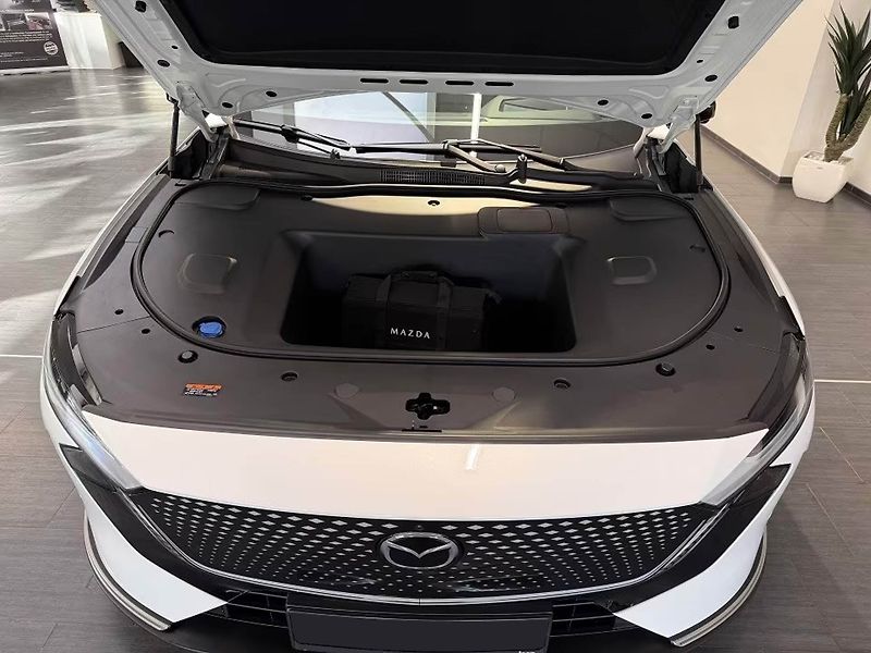 Mazda 6e LR Takumi Sony Pano HuD 360 - fotka 18 z 19