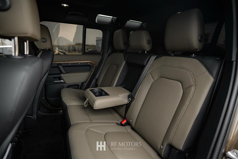 Land Rover Defender (2025) D250 MHEV X-Dynamic SE - fotka 32 z 52