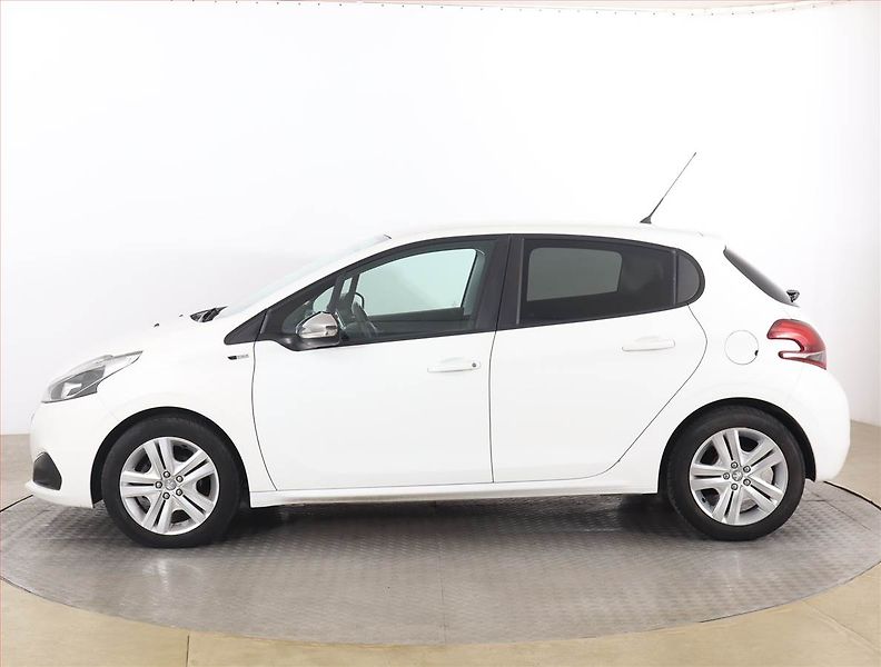 Peugeot 208 (2016) 1.2 PureTech, Serv.kniha - fotka 3 z 15