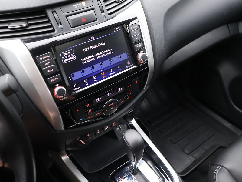 Nissan Navara 2.3 dCi 140kW Automat CZ Tekna - fotka 21 z 36
