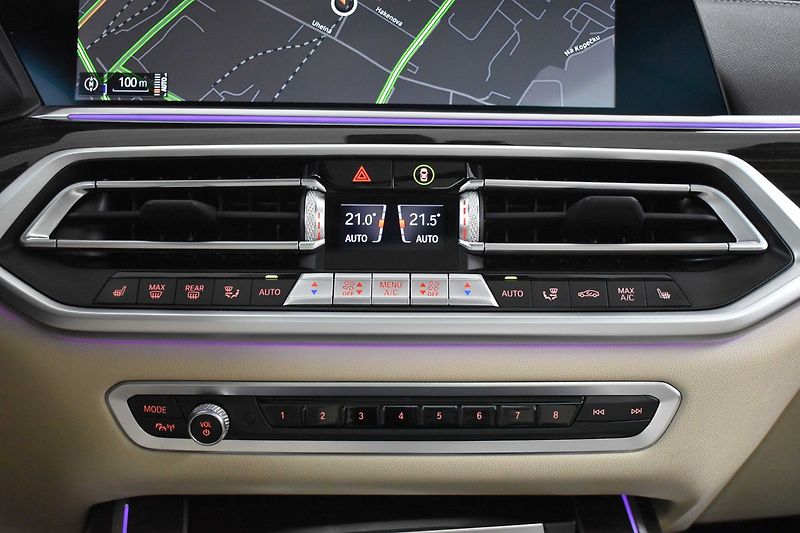 BMW X7 xD40d ///M*LASER*VZDUCH*HK*DPH - fotka 52 z 74