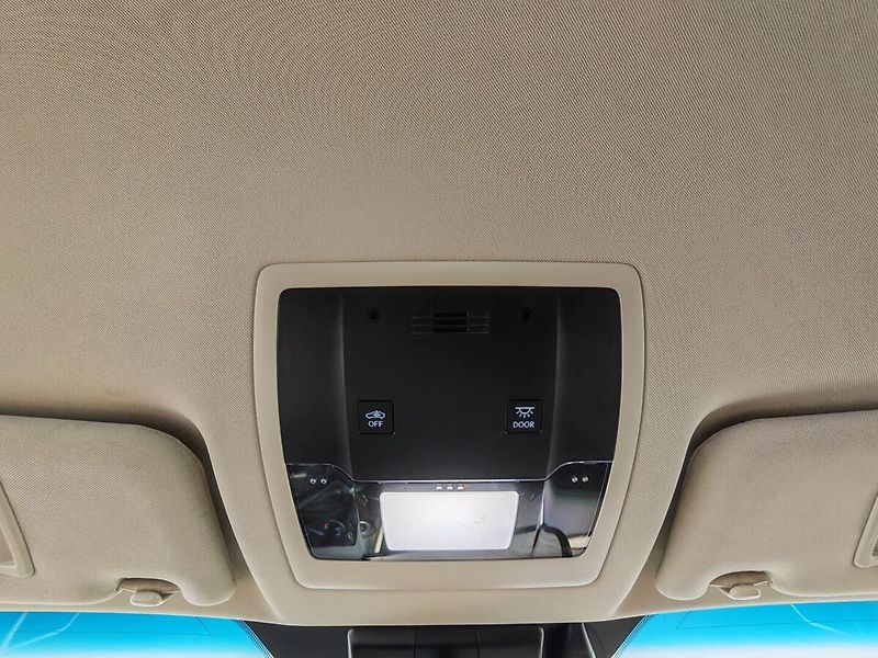 Lexus NX 300h 300h AWD PRESTIEGE SAFETY - fotka 40 z 43