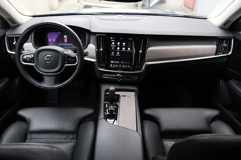 Volvo V90 (2021) Pro, B5 AWD mild hybrid - fotka 11 z 25