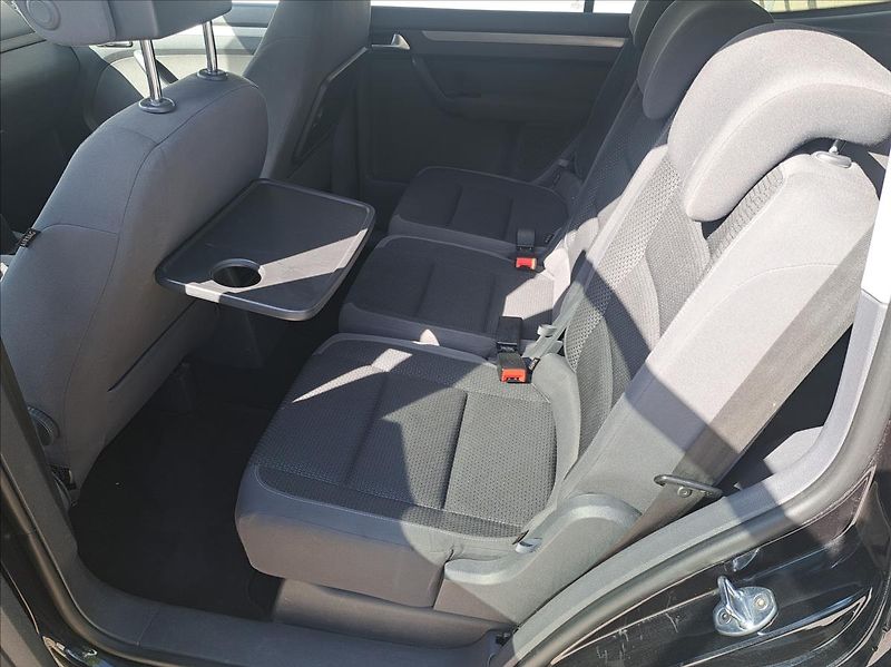 Volkswagen Touran 1,6 TDI Comfortline - fotka 34 z 43