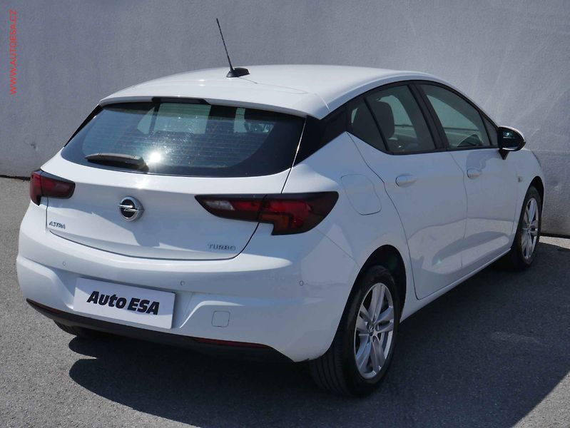 Opel Astra (2018) 1.4i, 2.maj,ČR - fotka 4 z 16