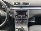 Volkswagen Passat (2013) 2.0 TDI, Navi, bixen - náhled 12