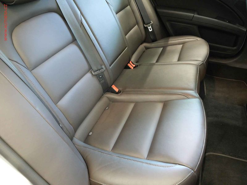 Škoda Superb (2015) 2.0 TDi 4x4, L&K, DSG, bixen - fotka 13 z 23