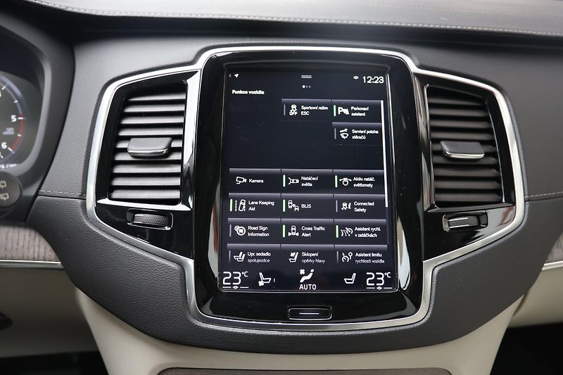 Volvo XC90 (2022) Inscription, B5 AWD - fotka 15 z 26