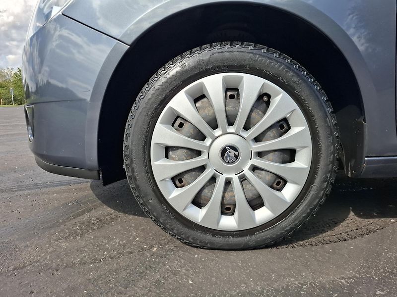 Škoda Roomster (2009) 1.4 16v 63kW,klima,stk 2028 ! - fotka 16 z 18
