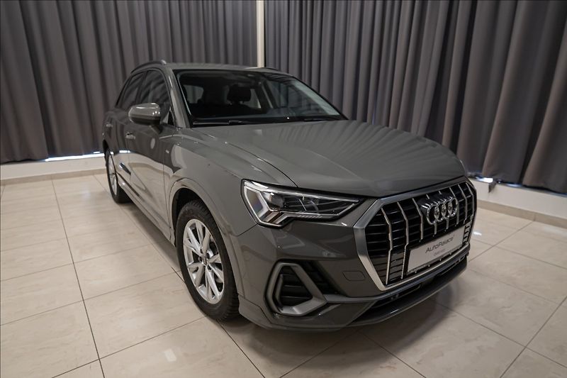 Audi Q3 1,5 35 TFSI S-LINE NAVI VÝHŘEV - fotka 3 z 37