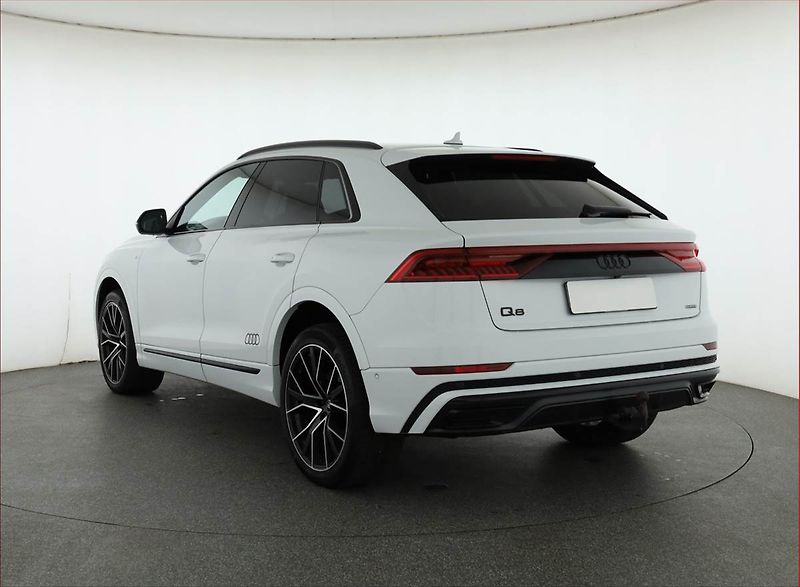 Audi Q8 (2021) 50 TDI - fotka 4 z 19