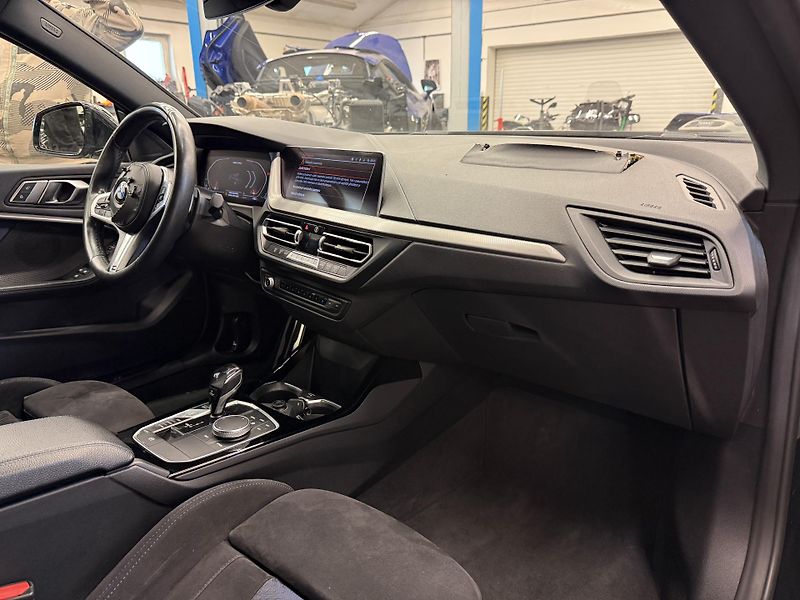 BMW Řada 2 Gran coupe M235i xDrive - fotka 16 z 20